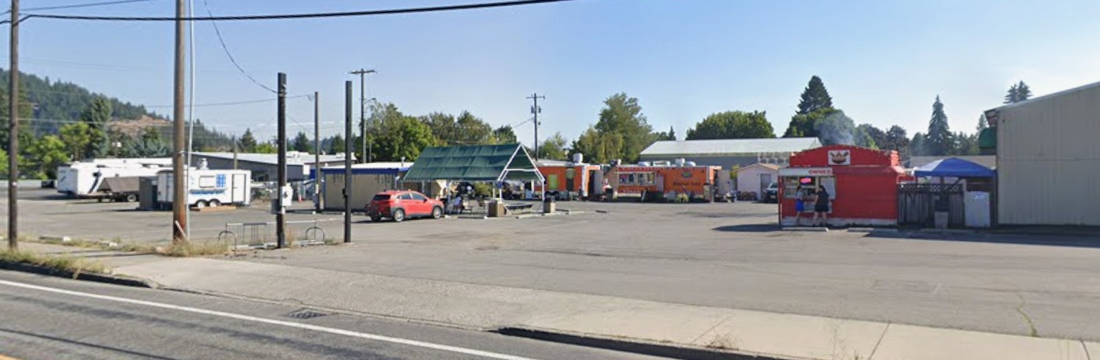 Best Avenue Food Truck Court